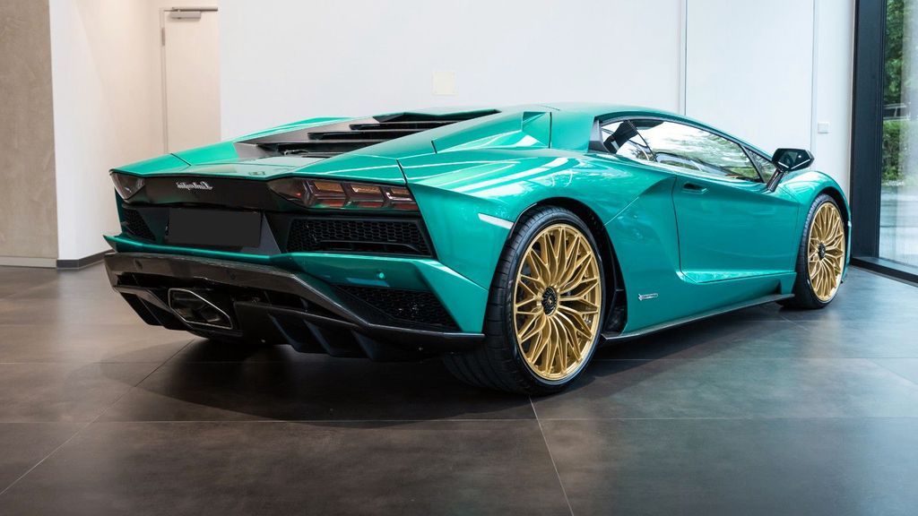 LAMBORGHINI AVENTADOR S V12 | zelená metalíza | předváděcí auto | skladem | online prodej | online nákup | eshop | autoibuy.com